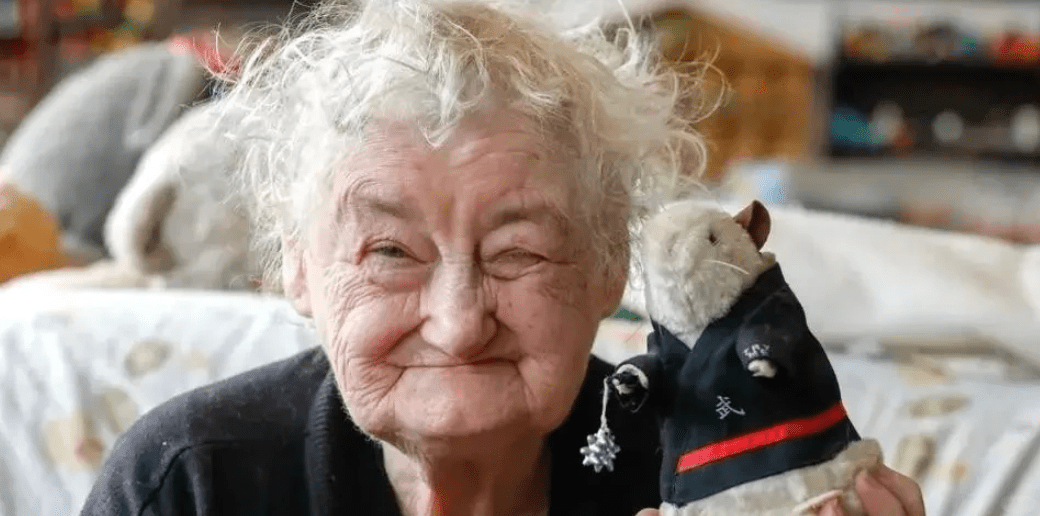 86 Years of Life, 65 Years of Collecting | A Belgian Grandmother’s Fairy-Tale Kingdom - ebabe toy